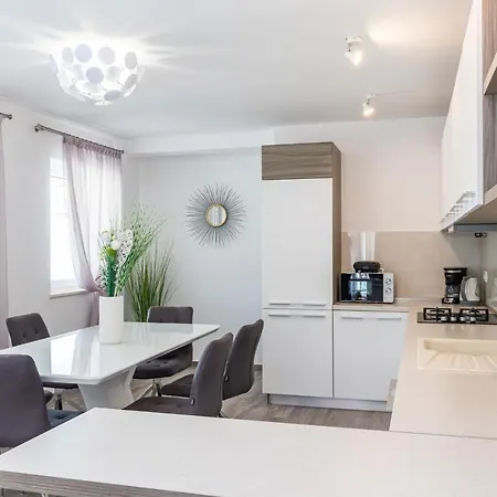 Haicenda Del Campo Apartment *