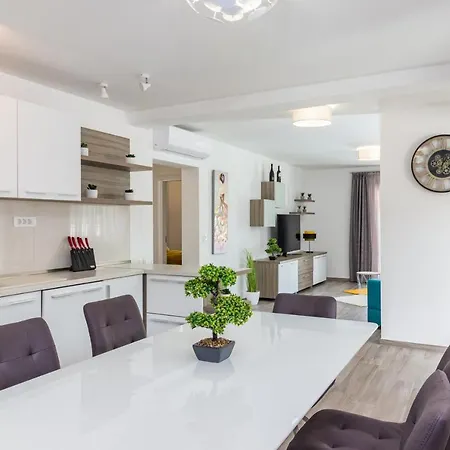 Haicenda Del Campo Apartment *